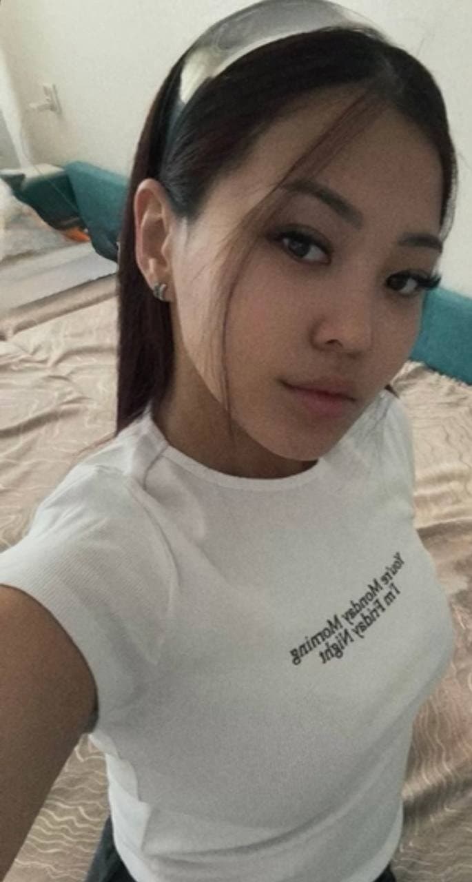 Zilola, 23, escort in Astana — black hair, Kazakh (photo 1 of 8)